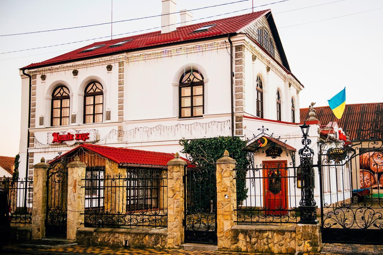 Antique House Hotel Dubno Exterior photo